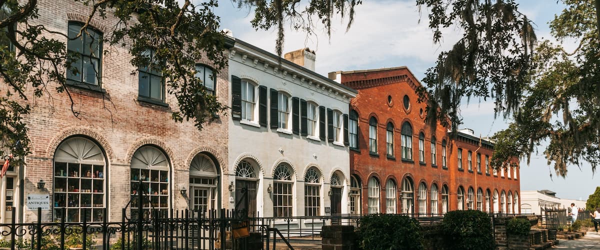Historic Downtown Savannah showing heritage architecture
