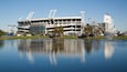 EverBank Field som viser innsjø