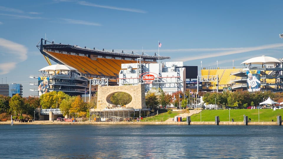 Heinz Field which includes a lake or waterhole