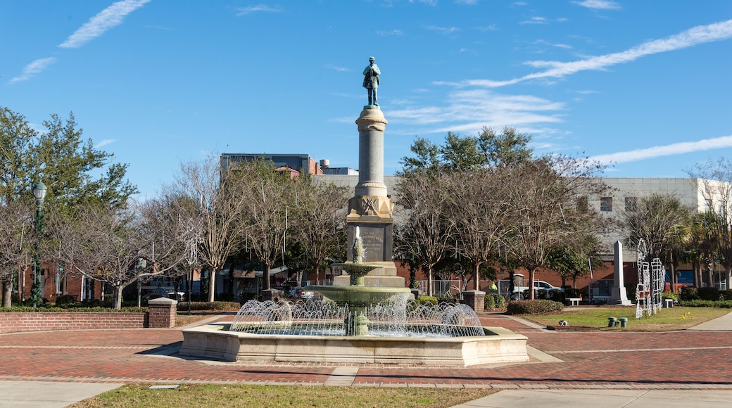Orangeburg Confederate Memorial in Orangeburg, South Carolina. The monument was erected by Women of Orangeburg in 1893.