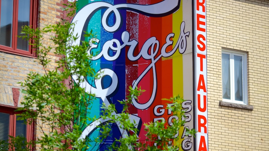 Quebec showing signage