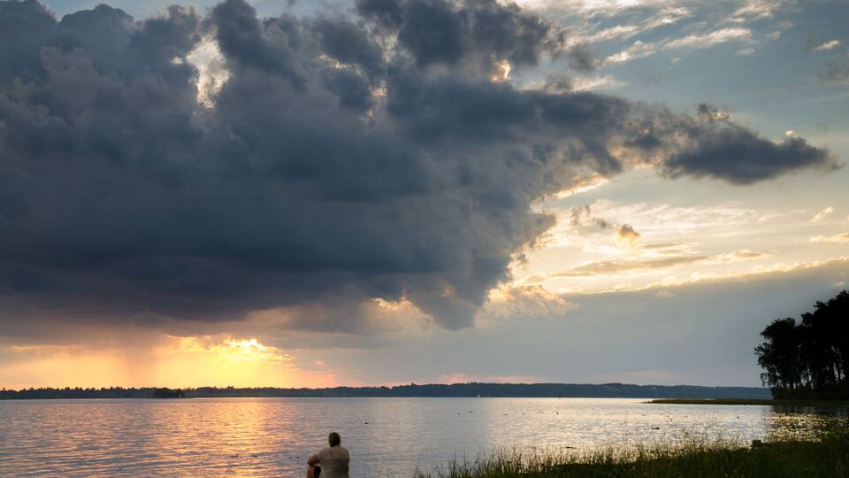 Ottawa river - beautiful clouds at sunset