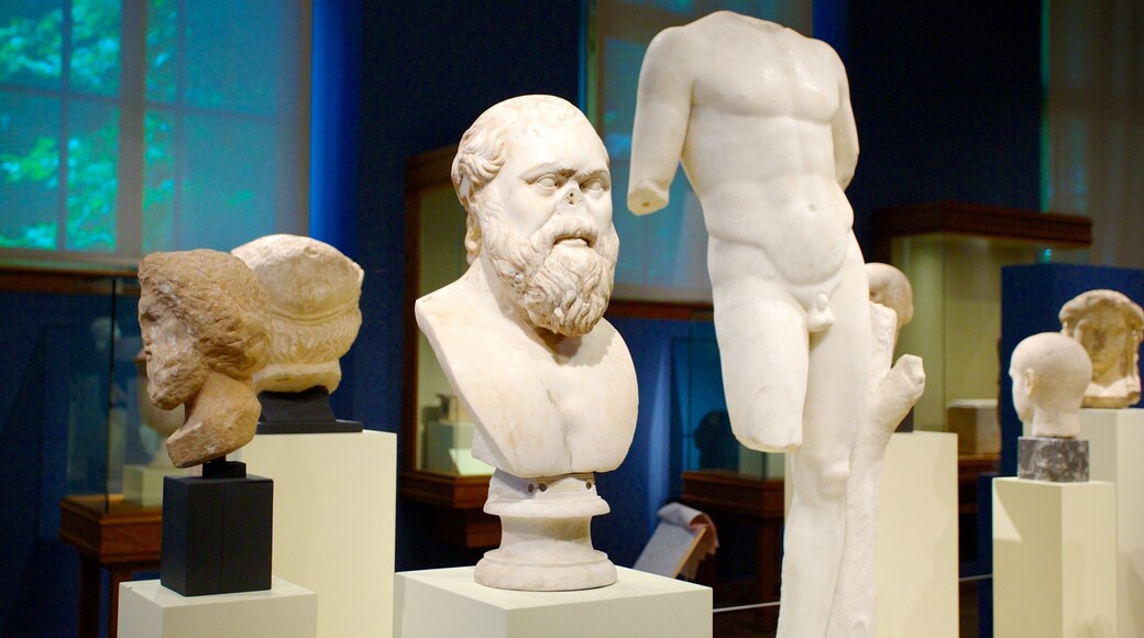 Montreal Museum of Fine Arts showing a statue or sculpture, interior views and art