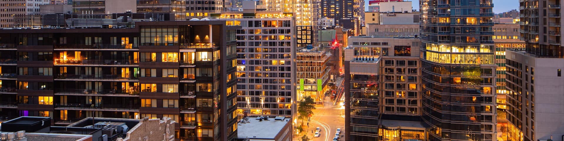Downtown Montreal showing a skyscraper and a city