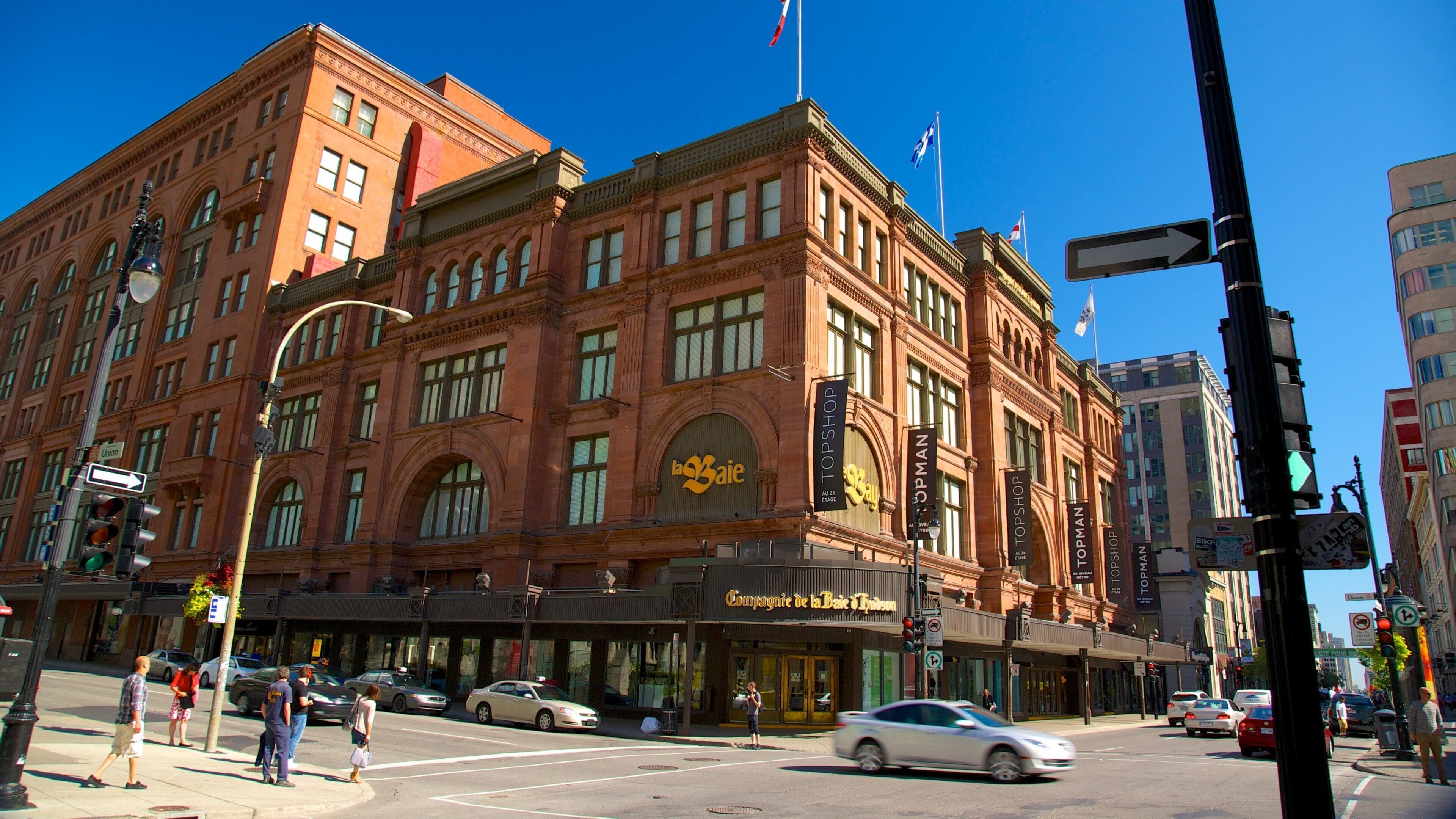 Montrealin keskusta johon kuuluu vanha arkkitehtuuri, kaupunki ja katunäkymät