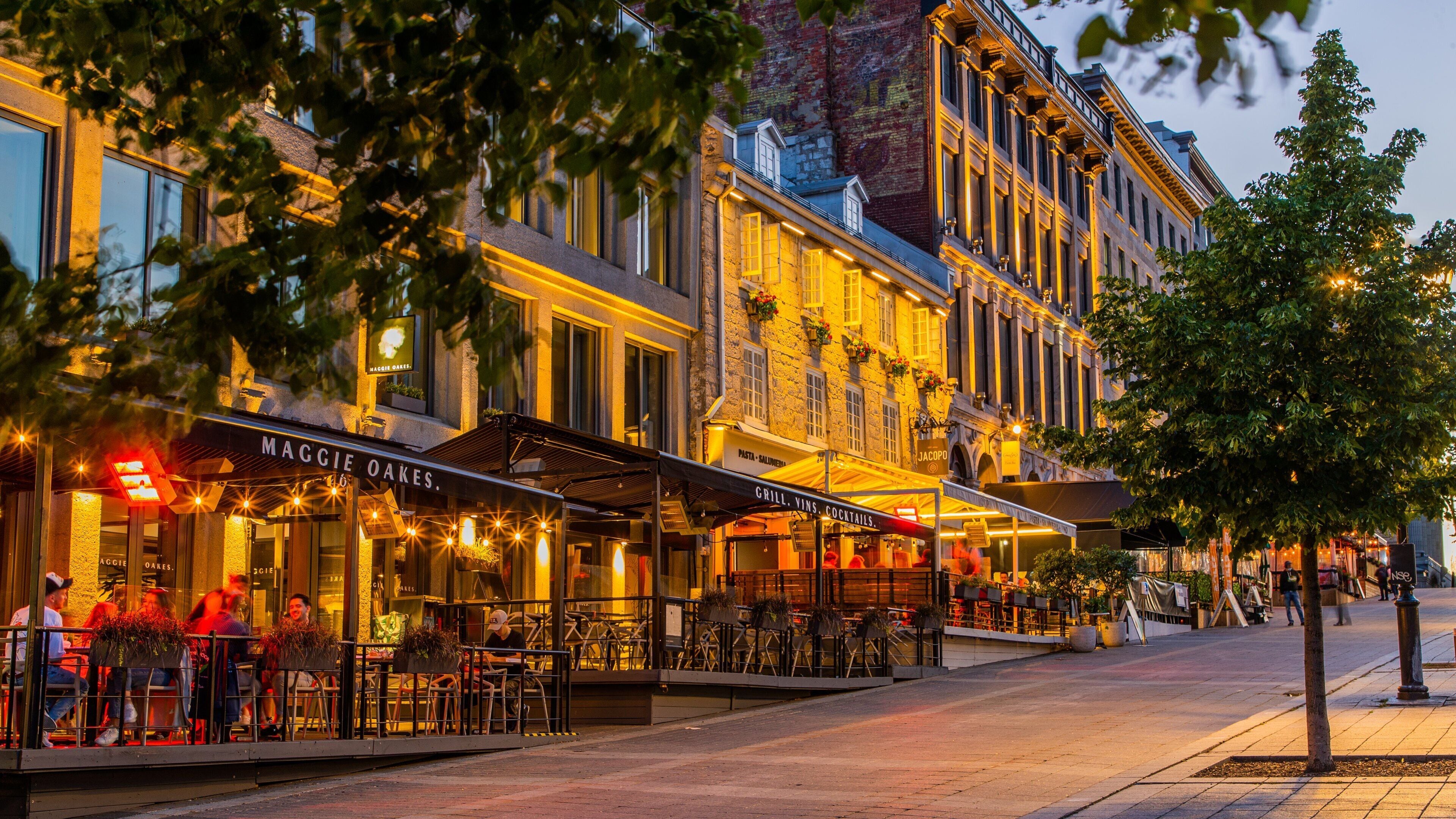 Old Montreal showing night scenes