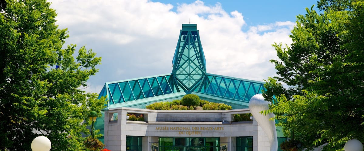 Upper Town featuring a park