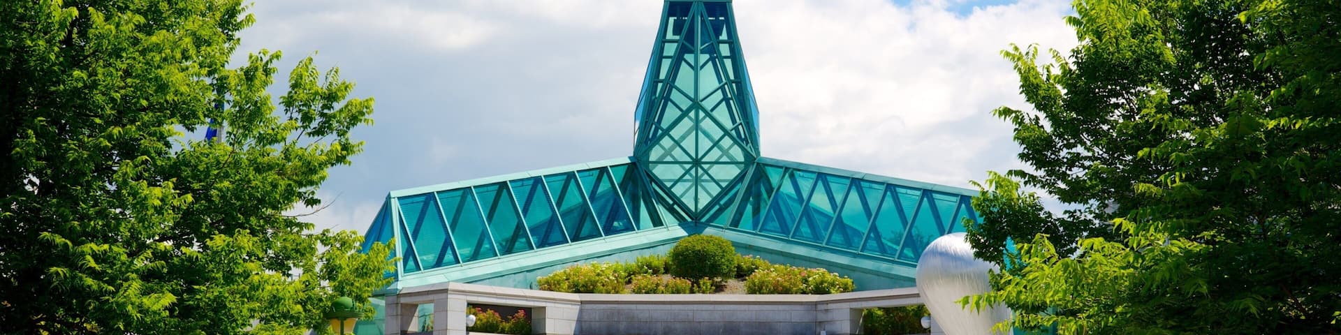 Upper Town featuring a park