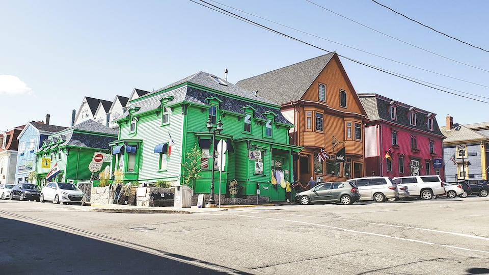 After seeing a post card of Lunenburg, I had to take a stop in to see. This quiet little fishing community is just adorable and full of colour. There are loads of small shops to explore, great places to eat, and a photographer's dream.