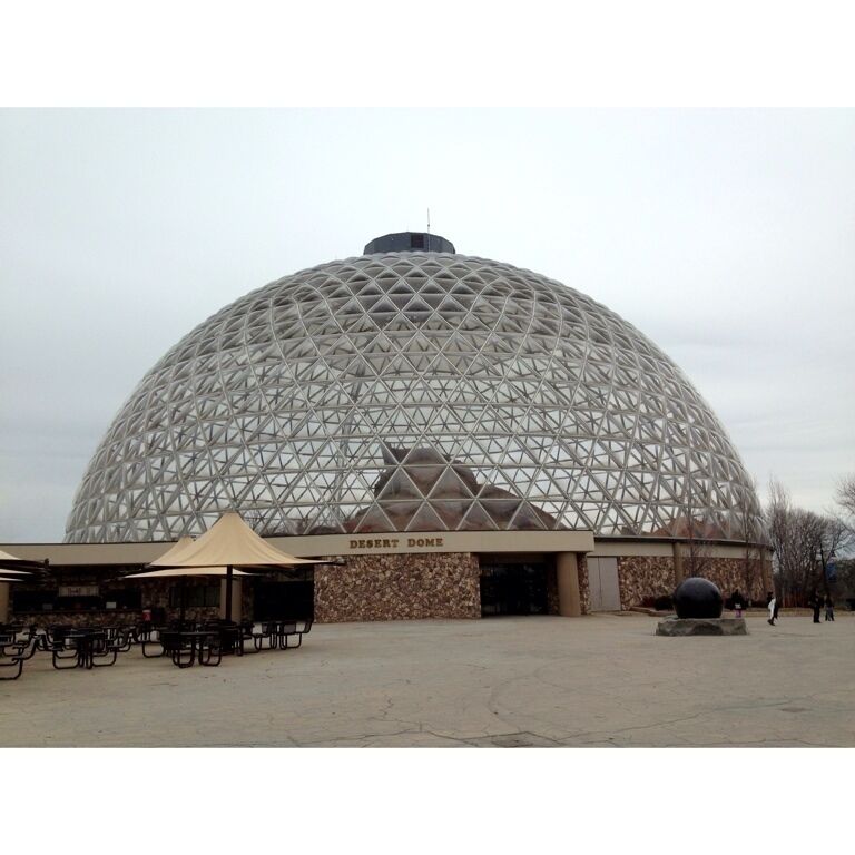 One of the best zoos in the country. Home to the world's largest indoor rainforest as well as largest desert dome. #zoo #henrydoorly #omaha #travel #dome