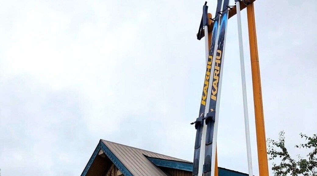 Giant skis at 100 Mile House, BC, a popular cross-country ski area. The skis height: 39 Feet (12 Metres) Poles height: 30 Feet (9 Metres) and Weight: 1,200 pounds. (September 2019)