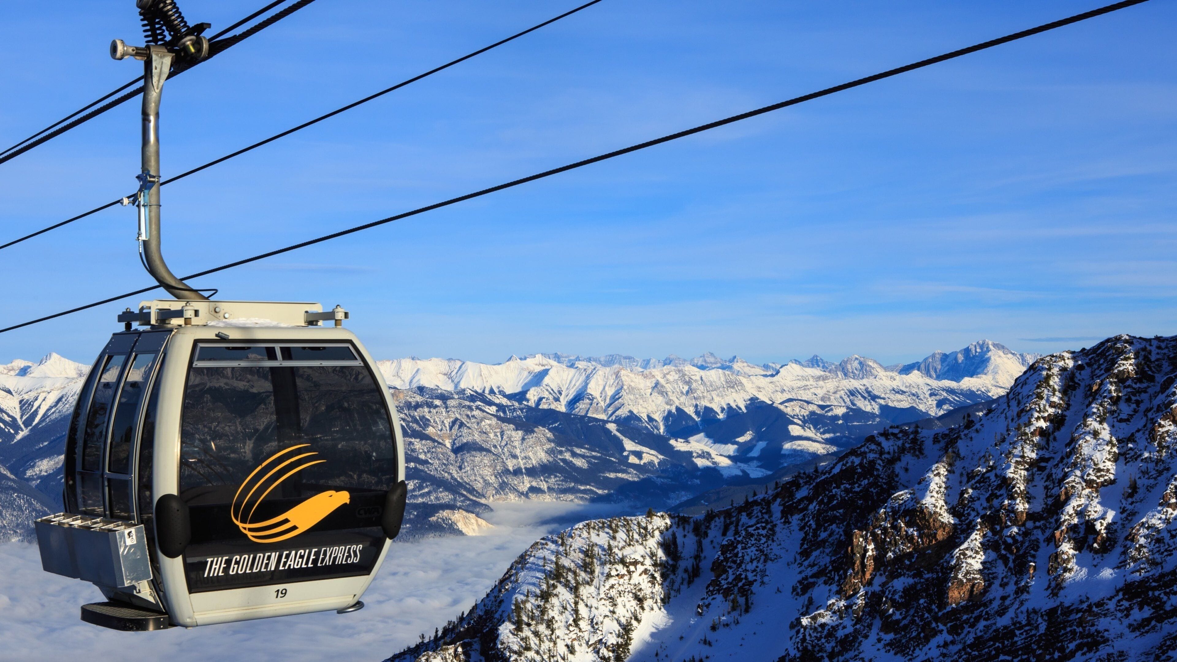 Kicking Horse Mountain Resort featuring a gondola, landscape views and mountains
