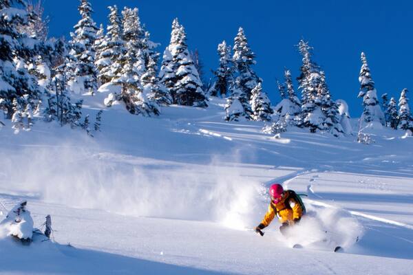 Kicking Horse Mountain Resort som omfatter sne