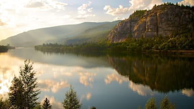 Castlegar featuring a lake or waterhole
