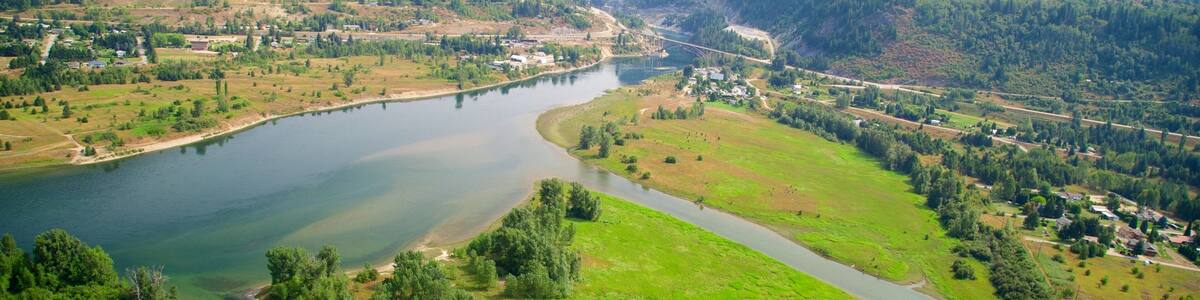Castlegar which includes a river or creek