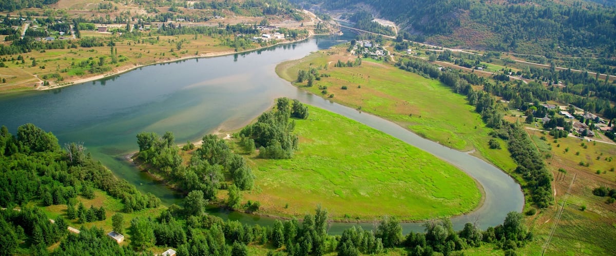 Castlegar welches beinhaltet Fluss oder Bach
