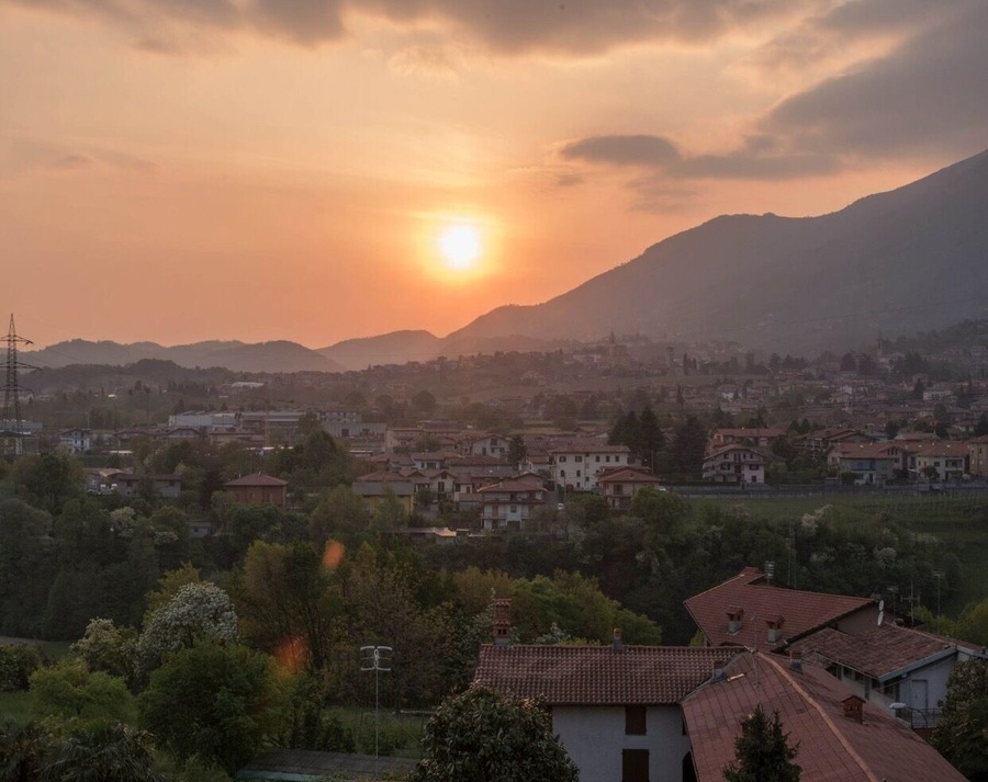 Beautiful sunset, taken from my Aunts balcony #Sunset #goldenhour #VillaD'Alme #peaceful #landscape #italy #nikon