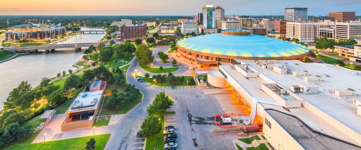 Wichita, Kansas, USA downtown skyline