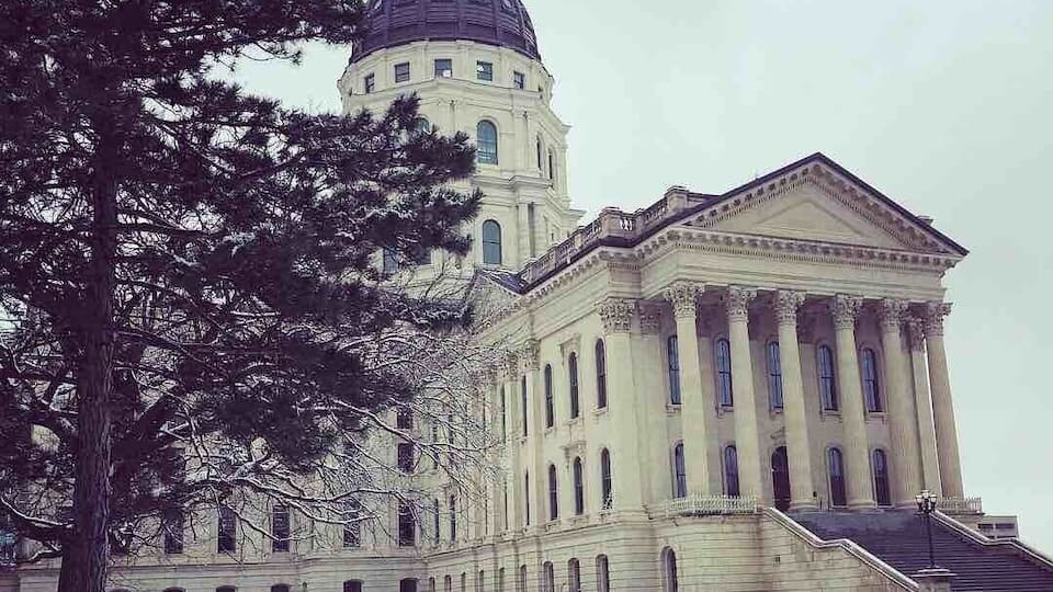 Why are so many state capitals dome shaped? 🤷🏽♀️ Only 11 states do not have a dome shape.