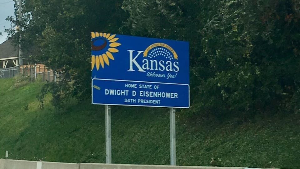 Welcome to Kansas!
#Kansas #signs
(Oct 2017)