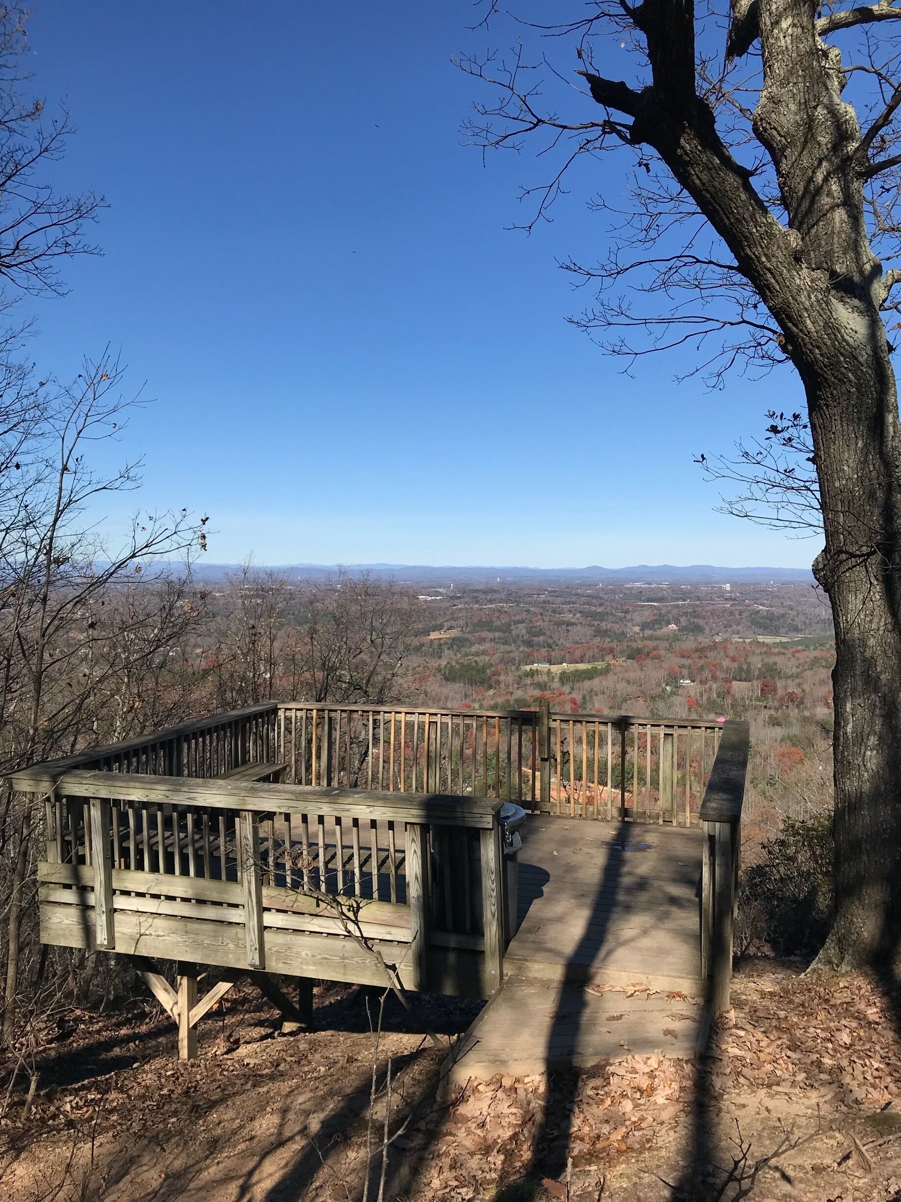 Just 1 mile hike to enjoy this view 🍁🍂