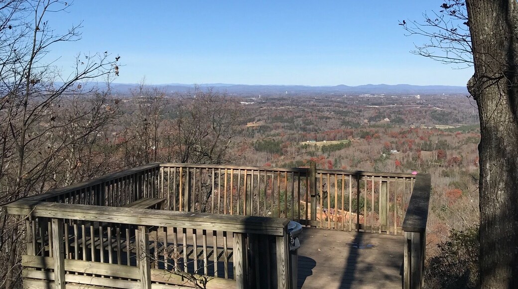 Just 1 mile hike to enjoy this view 🍁🍂