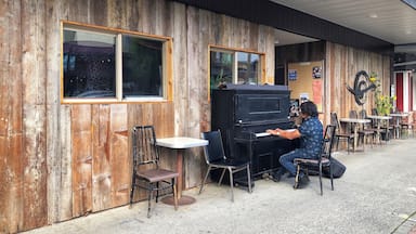 Public piano in downtown Duncan, BC (September 2019)
#LocalSecrets