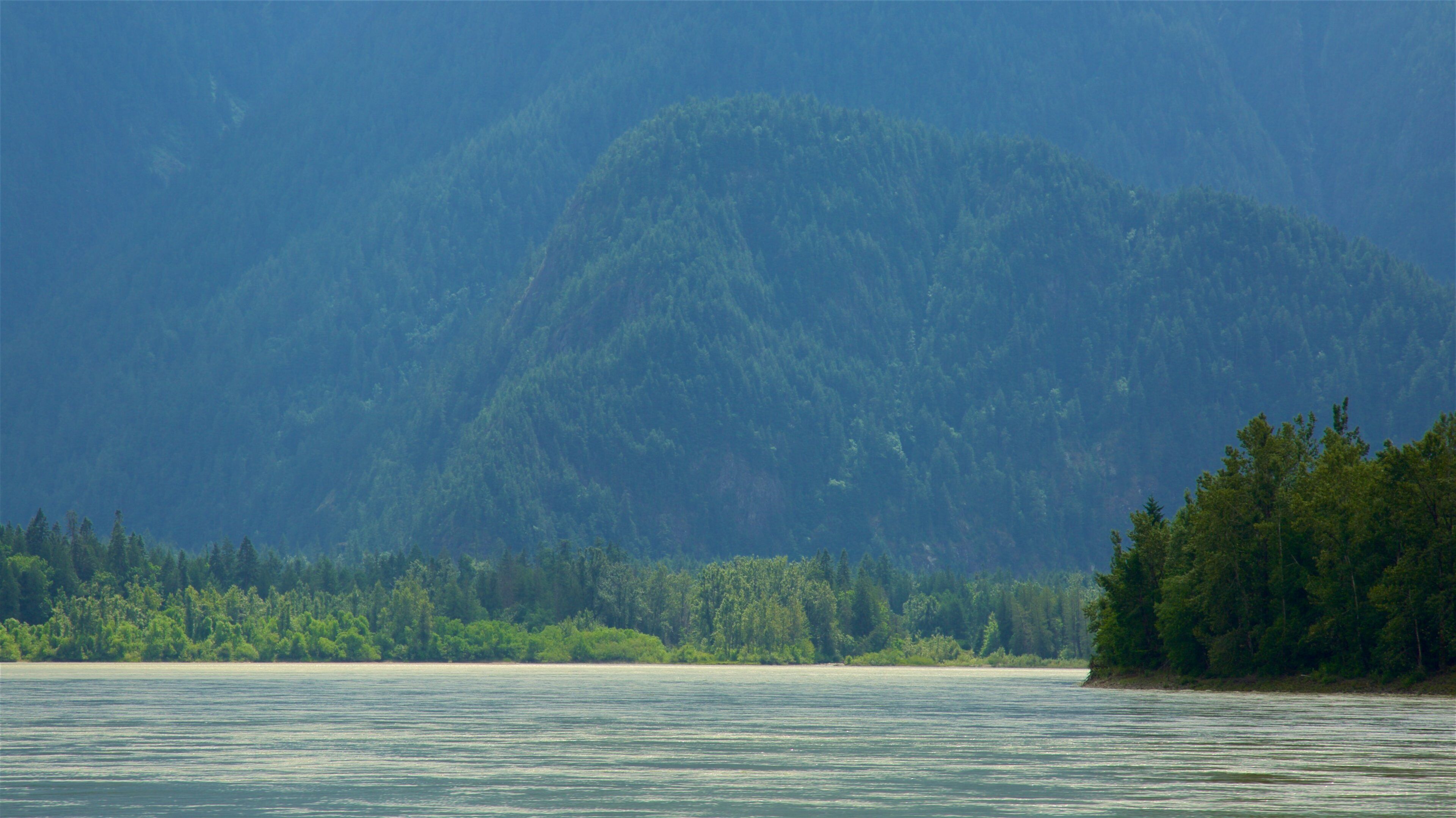 Chilliwack which includes tranquil scenes and a lake or waterhole