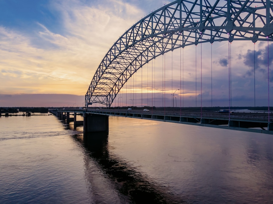 Hernando de Soto Bridge over the Mississippi River Memphis. It separates Tennessee from Arkansas, United States of America.