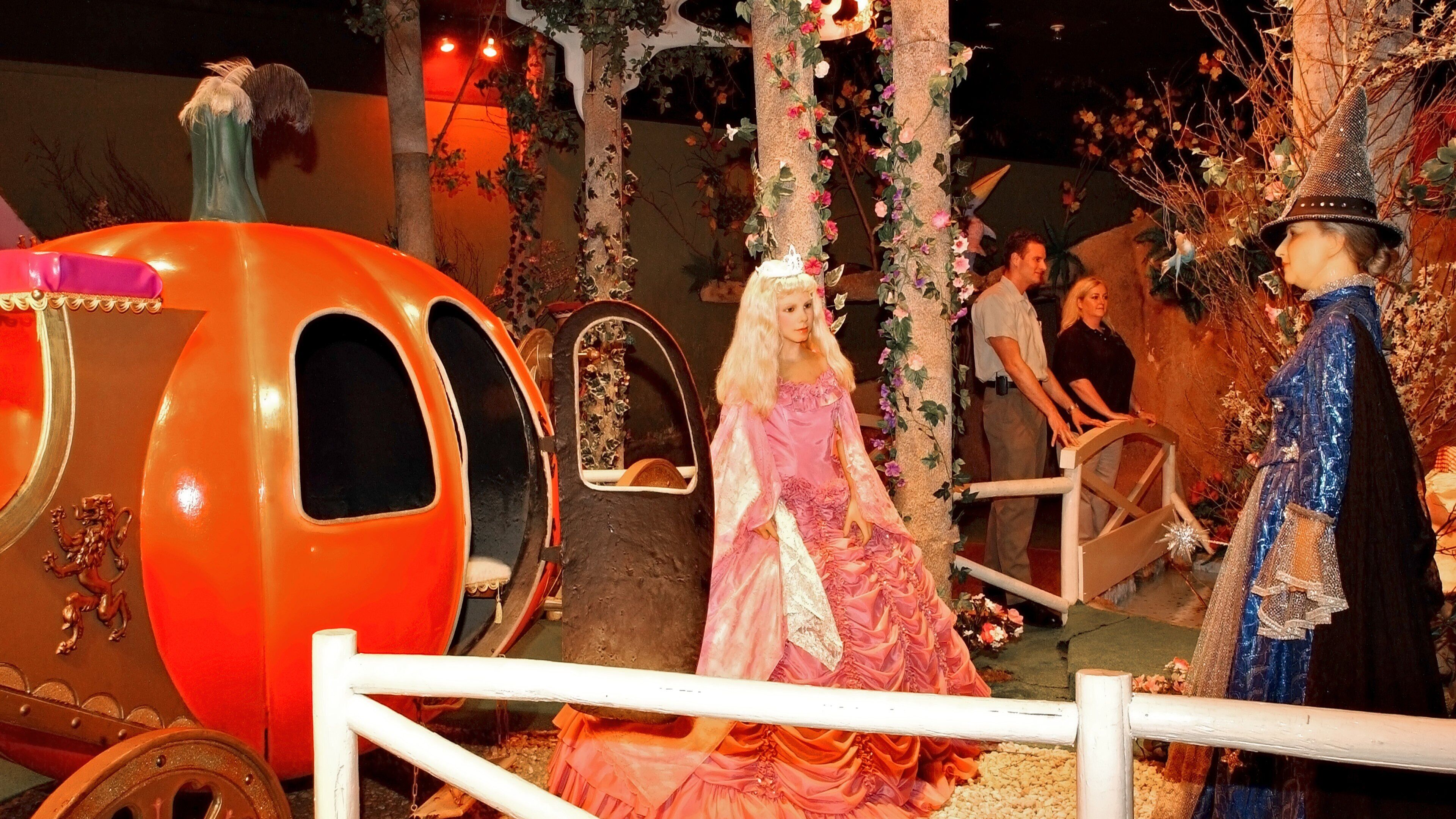 Hot Springs featuring interior views