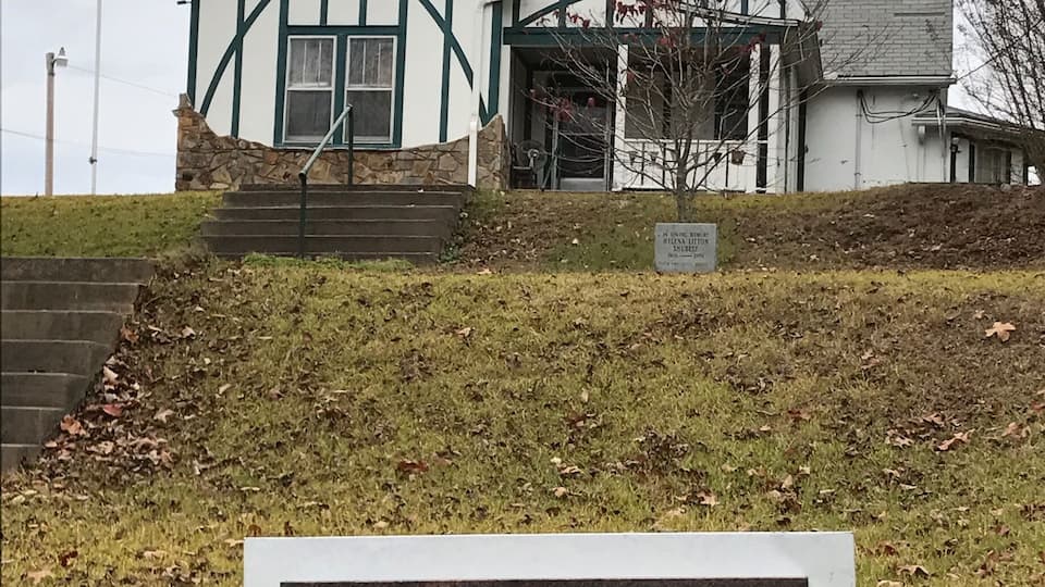 Born in Hope, AR raised in Hot Springs. This is the boyhood home of President Bill Clinton. It is a private residence and not open for tours.