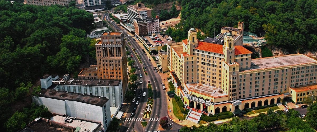 Hot Springs inclusief een stad