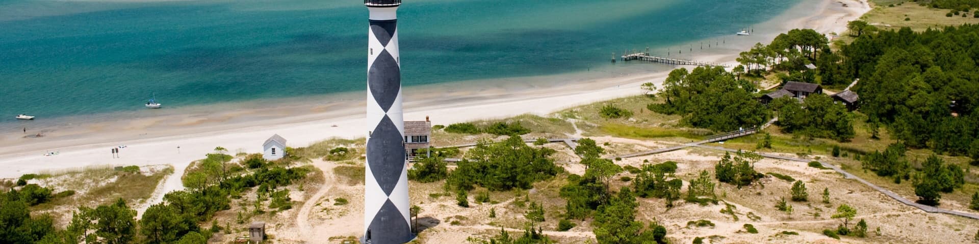 Morehead City qui includes vues littorales, scĂšnes tranquilles et phare