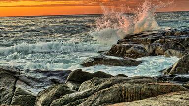 Turning in the Opposite direction of the nubble lighthouse you can watch the waves crashing on the beautiful rocks along the edge of the gulf of Maine. #GreatOutdoors