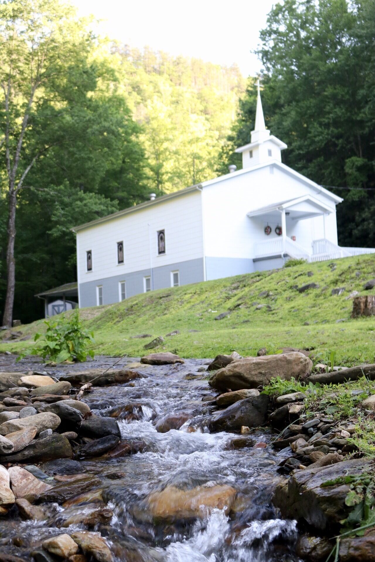 This is a little church that sits in a curve on highway 80 going towards the Blue Ridge Parkway. I always take pictures of this church in the fall time with all the fall colors but this is the first time I've taken a picture in the spring.