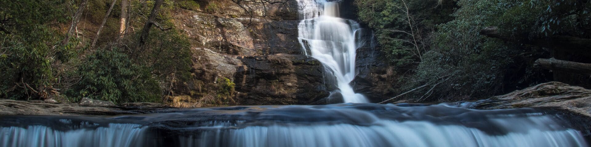 The beautiful Secret Falls of the Nantahala Forest in North Carolina. View a video guide of this waterfall here: https://www.hdcarolina.com/episode/secret-falls
#Waterfall