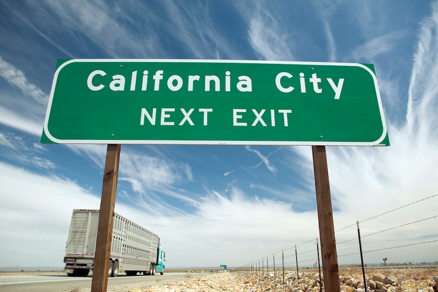 A road sign announcing arrival at California City, CA