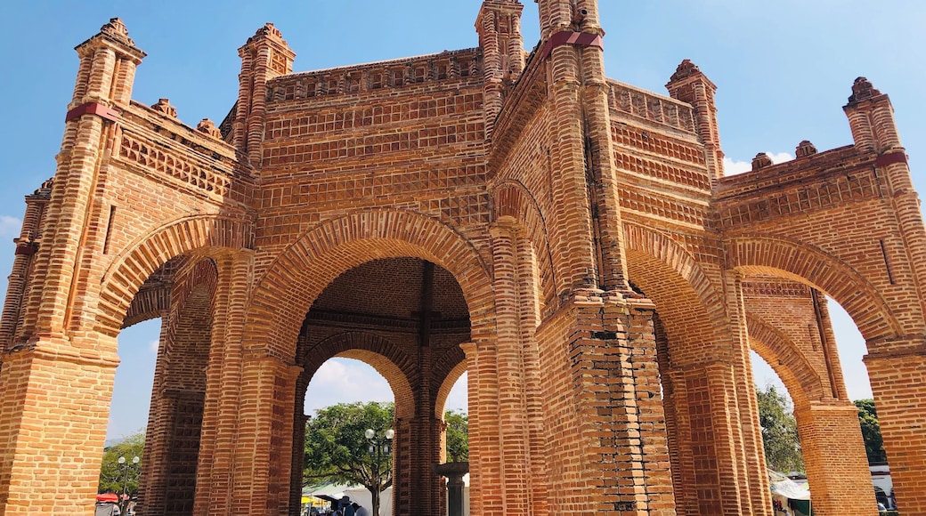 It is even better in person, no picture will capture the amazement of being near this masterpiece. #chiapadecorzo #lapila #mexico #culture #architecture #bricks