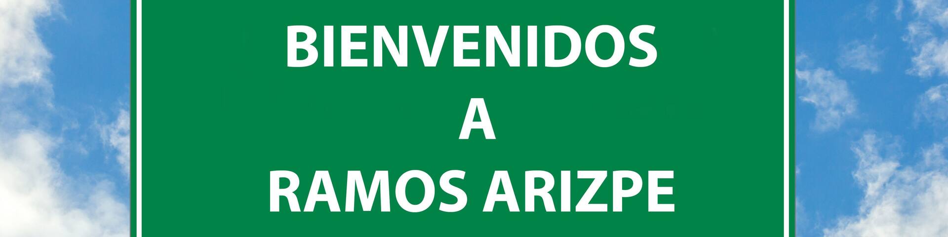 Siguiente salida Bienvenidos a ramos arizpe una señal verde sobre fondo de cielo azul. Colección de señales de tráfico conceptuales