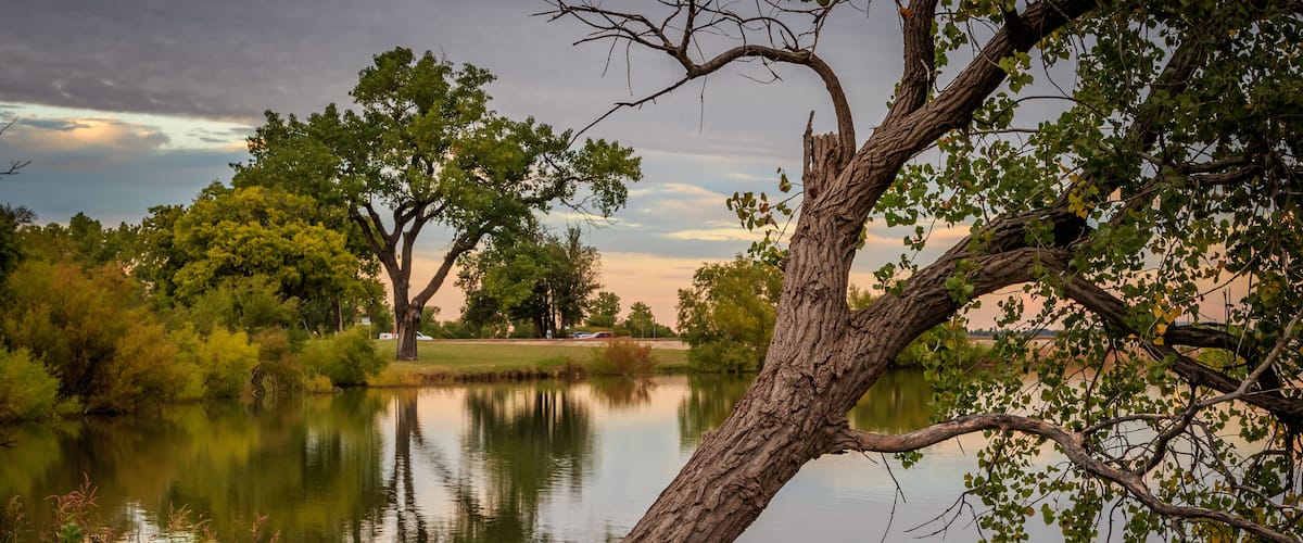 Oklahoma City's Lake hefner at the days end in early autumn