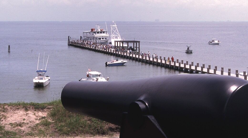 Mississippi montrant marina, articles militaires et panoramas