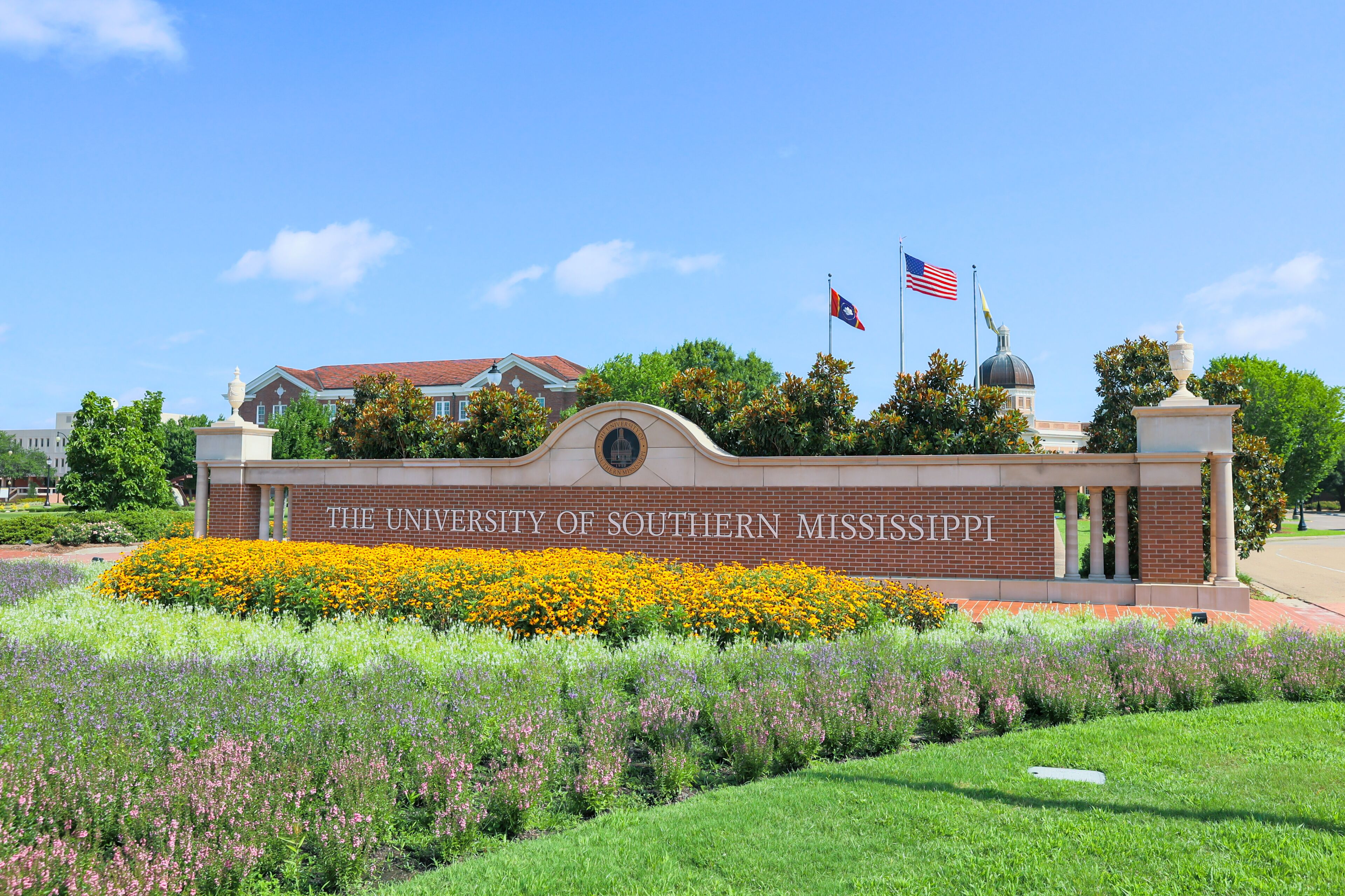 Entrance sign to the University of Southern Mississippi in Hattiesburg, MS