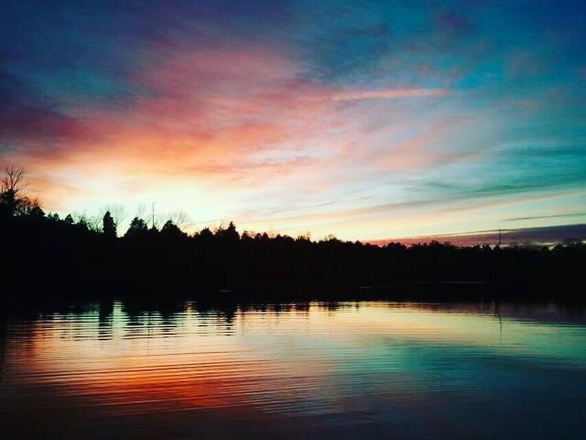 I have been blessed to travel and live all over the World. Each have graciously taken me in and they became my Home. Their beauties mesmerize me, thus I #LoveMyTown. I have been, and always will be, a #NomadicSoul #TravelinLight
#RidgeLakes
#SpringFun
#Waterlust
#Colorful
#Blue
#OnTheRoad
#Reflections