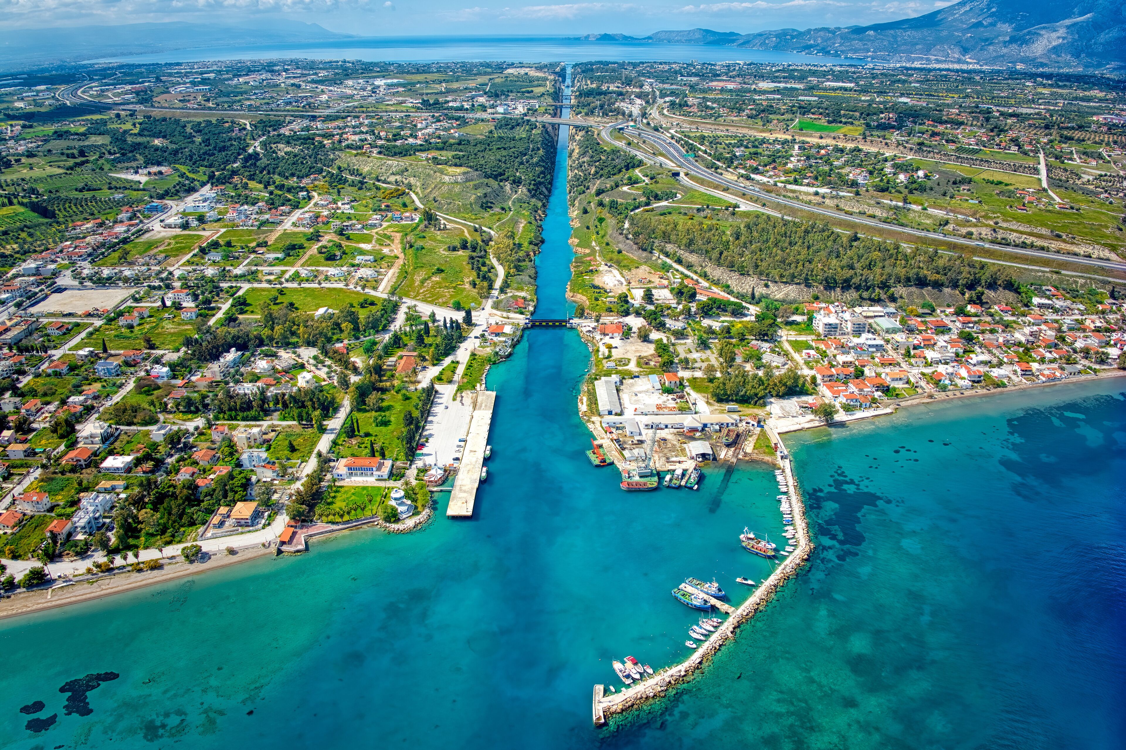 Korinth, Greece April 2025: Korinth-Kanal in Griechenland