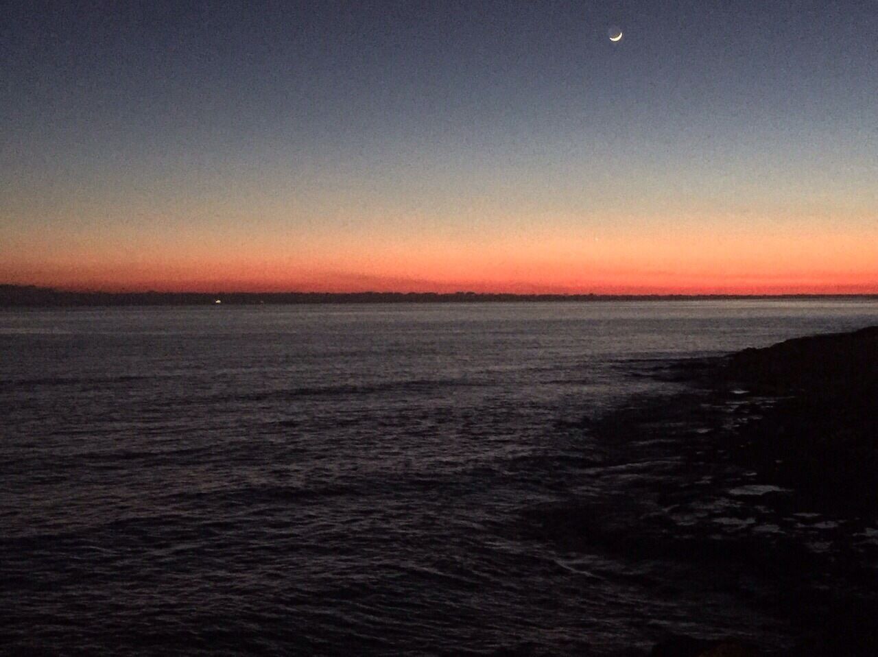 Tramonto con luna a Pozzallo il giorno di Natale