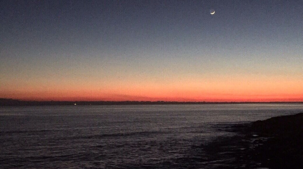 Tramonto con luna a Pozzallo il giorno di Natale