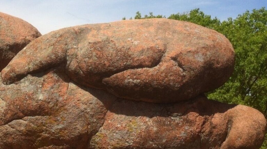 A huge granite boulder located in Elephant Rocks State Park