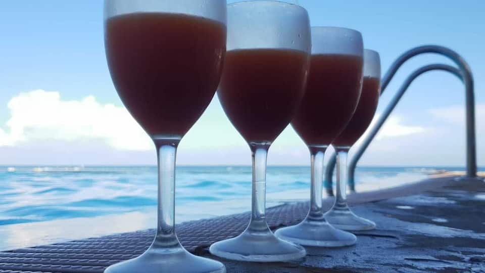 Cocktails,whitesandy beach,blue sky, blue waters..❤🇰🇪