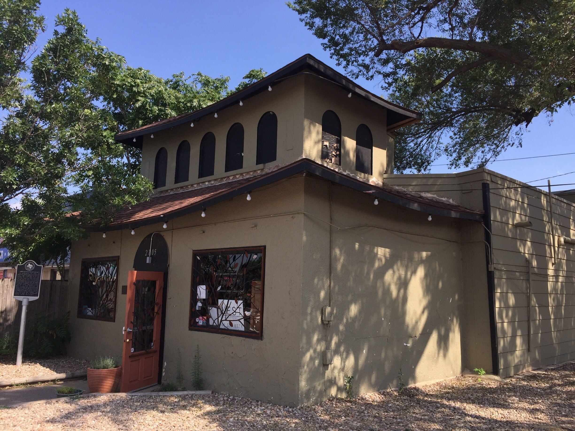 The historic Nat ballroom hosted many jazz and rock 'n' roll legends throughout the 30's, 40's, and 50's. Such highlights included: Louis Armstrong, Elvis, Little Richard, Ray Charles, James Brown, Bo Diddley, B.B. King, Benny Goodman, Count Basie, Roy Orbison, Sam Cooke, Duke Ellington.