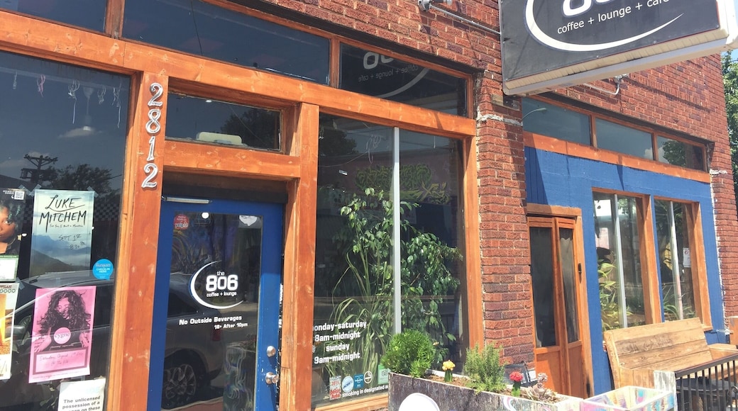 One of the best coffee shops in the good ol' US of A, hipster atmosphere but fantastic caffeinated drinks!